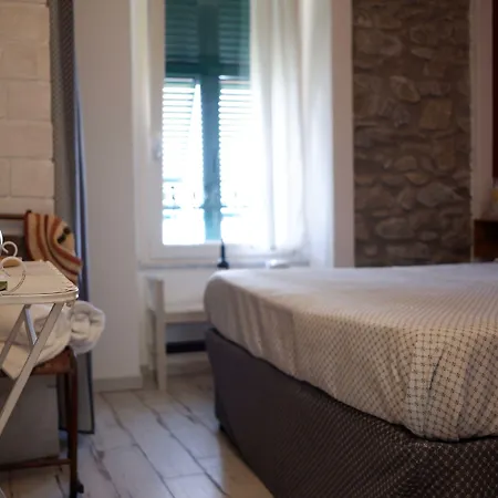 Madueneta 5 Terre Πανσιόν 4*